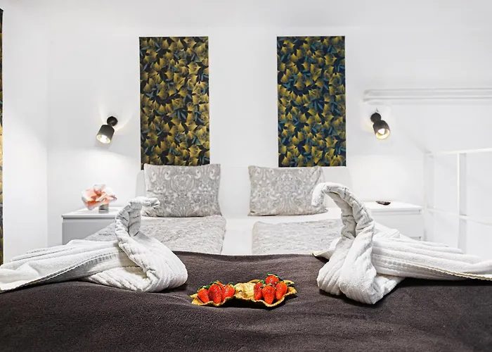 Flora Downtown Apartment