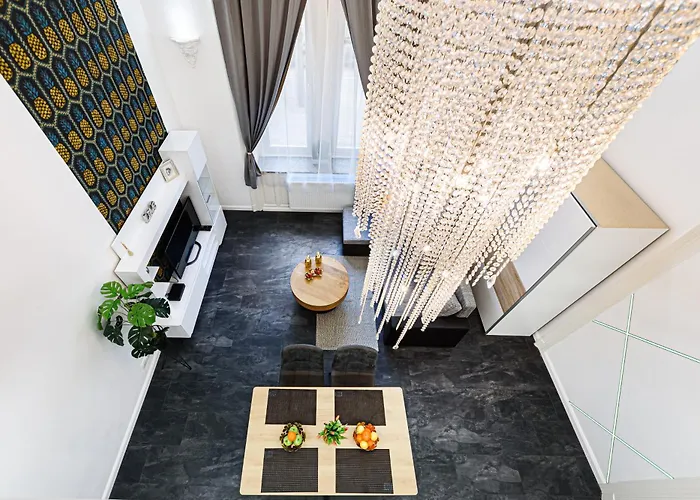 Flora Downtown Apartment *