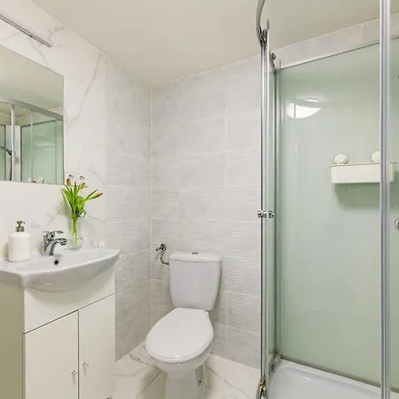 Flora Downtown Apartamento *